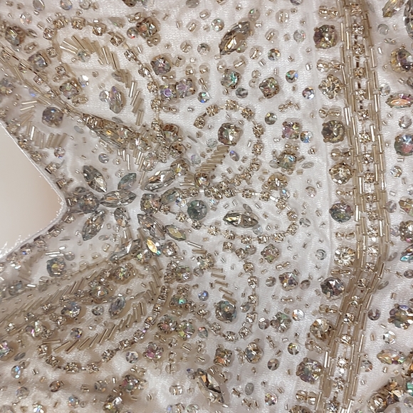 Beautiful Hi-Low Dress. see details for size - Picture 9 of 16